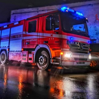 Casa distrutta dalle fiamme a Castiglione Torinese: l'incendio domato dopo ore di intervento