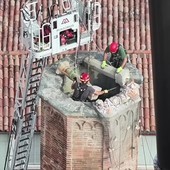 Maltempo Cremona, il video dall'alto dei vigili del fuoco che mettono in sicurezza la torre civica