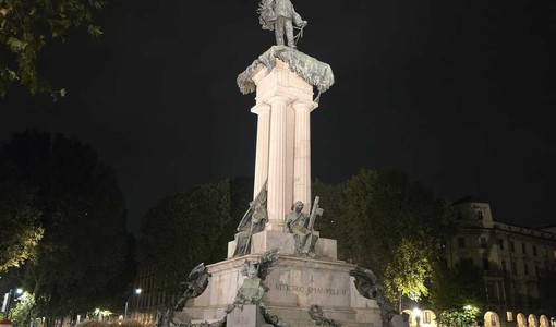 Nuova luce per la statua di Vittorio Emanuele II Nuova luce per la statua di Vittorio Emanuele II