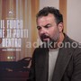Venezia 83, Edoardo De Angelis: "'Il fuoco che ti porti dentro' è un amore che brucia e devasta" Venezia 83, Edoardo De Angelis: "'Il fuoco che ti porti dentro' è un amore che brucia e devasta"