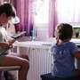 Dalla cucina alla cameretta, in casa i rischi invisibili per il respiro dei bambini