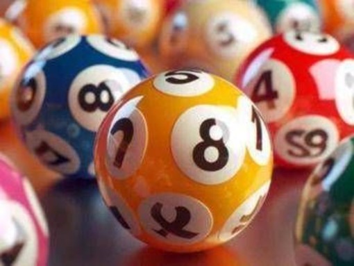 SuperEnalotto, estrazione e numeri vincenti di oggi 8 agosto: a Melfi centrato il 5+1 da 650mila euro SuperEnalotto, estrazione e numeri vincenti di oggi 8 agosto: a Melfi centrato il 5+1 da 650mila euro