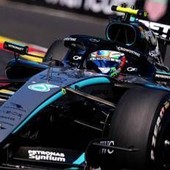 Gp Singapore, Verstappen vince gara sprint e Antonelli (quarto) allunga nel Mondiale: ordine di arrivo e nuova classifica