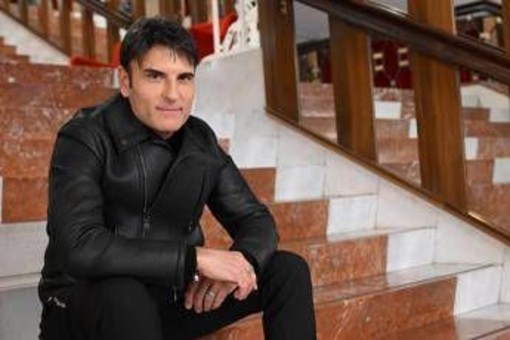 Sanremo 2026, Sal Da Vinci chi è: gli esordi, la lunga carriera e i drammi familiari Sanremo 2026, Sal Da Vinci chi è: gli esordi, la lunga carriera e i drammi familiari