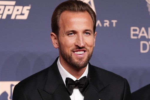 Harry Kane vince il Pallone d’Oro 2026 Harry Kane vince il Pallone d’Oro 2026