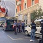 Spari a Roma, donna ferita a Prati: l'arma potrebbe essere un fucile, colpi da oltre dieci metri