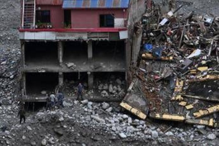 Alluvione in Nepal e Tibet, i morti sono più di 1.000