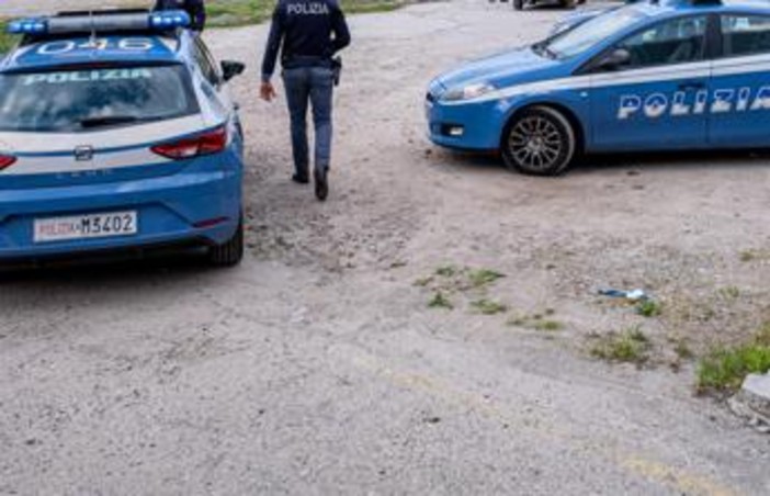 Stupravano il nipote minorenne e filmavano gli abusi sessuali: arrestata coppia ad Aosta Stupravano il nipote minorenne e filmavano gli abusi sessuali: arrestata coppia ad Aosta