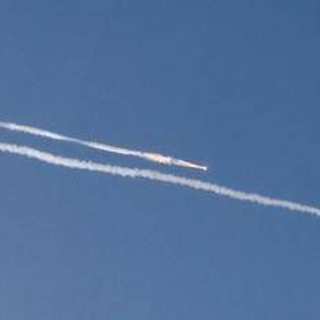 Israele-Iran, Trump: &quot;Tregua iniziata&quot;. Missili di Teheran nella notte, morti e feriti a Be'er Sheva