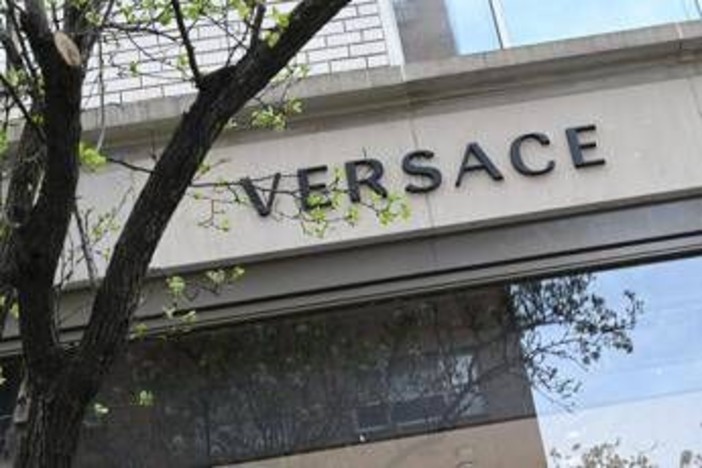 Dario Vitale lascia Versace a due giorni dall'acquisizione da parte del gruppo Prada Dario Vitale lascia Versace a due giorni dall'acquisizione da parte del gruppo Prada