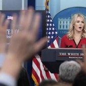 Trump, la portavoce Karoline Leavitt lascia l'incarico. Il presidente: "La capisco"