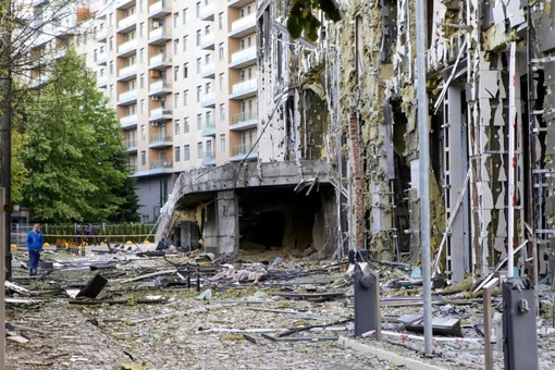 Riprendono gli attacchi russi su Kiev, almeno due morti e sette feriti