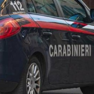 Lecce, abusi su bambina di 8 anni: due arresti per violenza sessuale aggravata, in carcere anche la madre