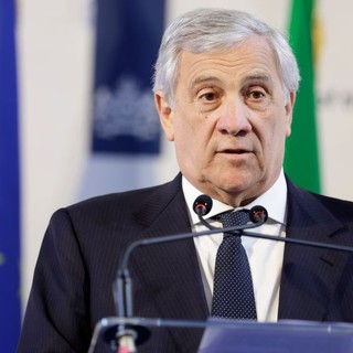 Dazi, Tajani “Ddobbiamo trattare a testa alta”