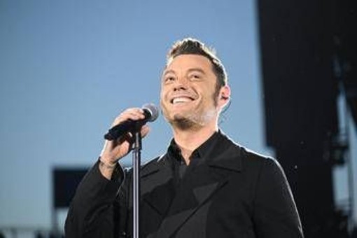 Tiziano Ferro torna dopo il reset social e firma con Sugar: &quot;Si parte&quot;