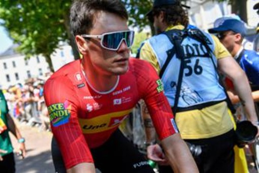 Tour de France, Waerenskjold vince allo sprint l'undicesima tappa e Pogacar resta in maglia gialla Tour de France, Waerenskjold vince allo sprint l'undicesima tappa e Pogacar resta in maglia gialla