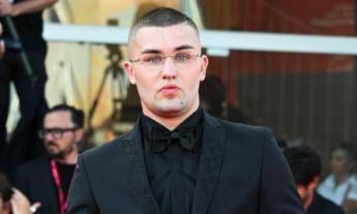 Danneggia auto con tre amici, arrestato a Milano l'attore di 'Mare fuori' Artem Tkachuk Danneggia auto con tre amici, arrestato a Milano l'attore di 'Mare fuori' Artem Tkachuk