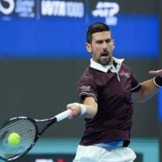 Medvedev squalificato: Djokovic in finale a Pechino Medvedev squalificato: Djokovic in finale a Pechino