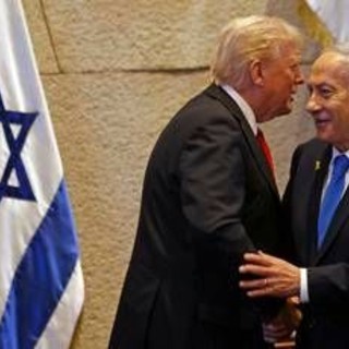 Israele, Netanyahu primo premier incriminato in carica: le accuse e la richiesta di grazia di Trump