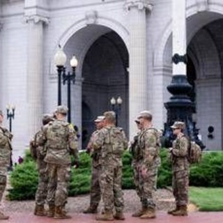 Trump schiera Guardia Nazionale armata a Washington: &quot;Pronta a reagire&quot;