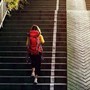 Giù rischio infarti e ictus, ecco perché fare le scale allunga la vita: lo studio