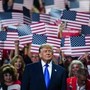 Trump, comizio show di due ore a Dallas: "5mila dollari a ogni americano se i Repubblicani vincono i midterm" Trump, comizio show di due ore a Dallas: "5mila dollari a ogni americano se i Repubblicani vincono i midterm"