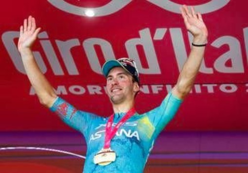 Giro d'Italia, Bettiol vince la 13esima tappa: Eulalio sempre in rosa