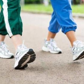 Camminare di pomeriggio è meglio per la glicemia, lo studio e l'orario ideale Camminare di pomeriggio è meglio per la glicemia, lo studio e l'orario ideale