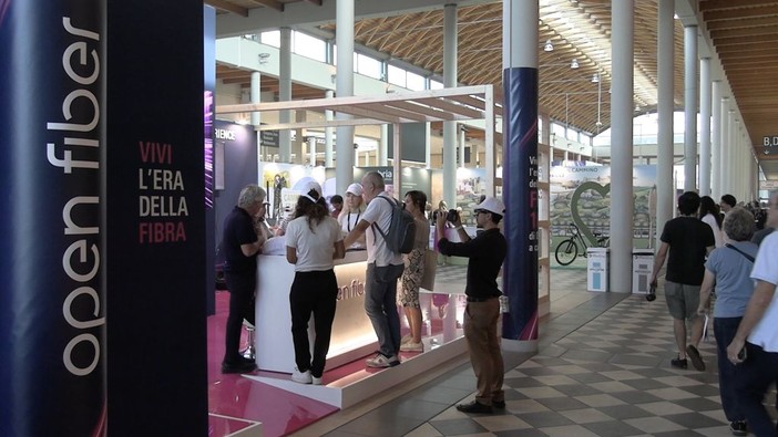 Dal lavoro alla domotica, Open Fiber racconta la fibra ottica al Meeting di Rimini Dal lavoro alla domotica, Open Fiber racconta la fibra ottica al Meeting di Rimini