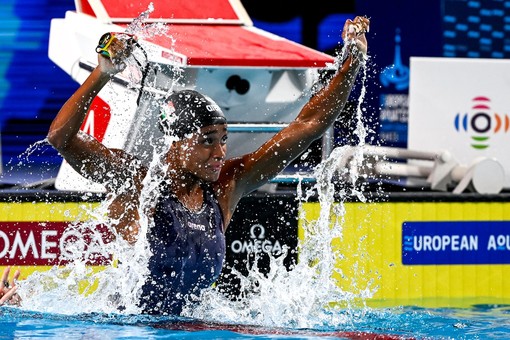 Sara Curtis nuota nella storia, oro europeo e nuovo record mondiale nei 50 dorso