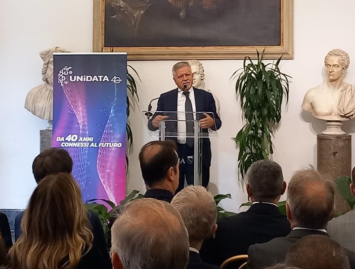 Unidata festeggia 40 anni, completato il cavo sottomarino Unitirreno