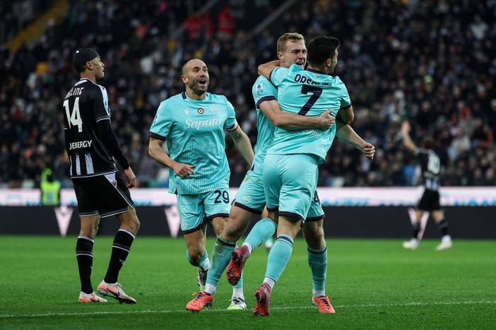 Il Bologna espugna Udine e aggancia Inter e Roma in vetta