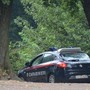 Ubriaca alla sagra vuole bere ancora, morde un uomo che la invita ad allontanarsi e dente resta conficcato nel braccio