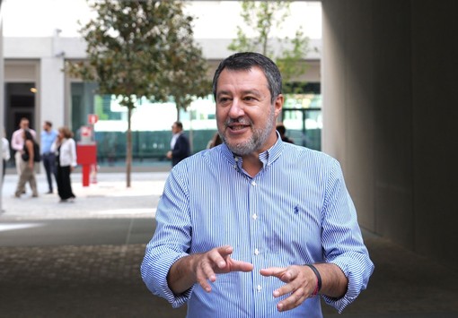 Salvini a Pontida “Proporrò congresso straordinario a ottobre, uniti si vince” Salvini a Pontida “Proporrò congresso straordinario a ottobre, uniti si vince”