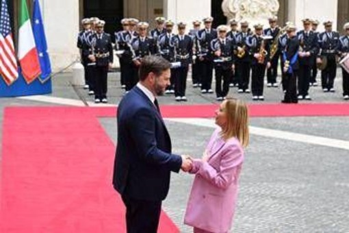 Vance a Palazzo Chigi, con Meloni &quot;dialogo su dazi e Ucraina&quot;. La premier sente von der Leyen