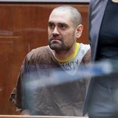 Omicidio di Rob Reiner e della moglie, incriminato il figlio Nick: l'aggravante dell'agguato premeditato