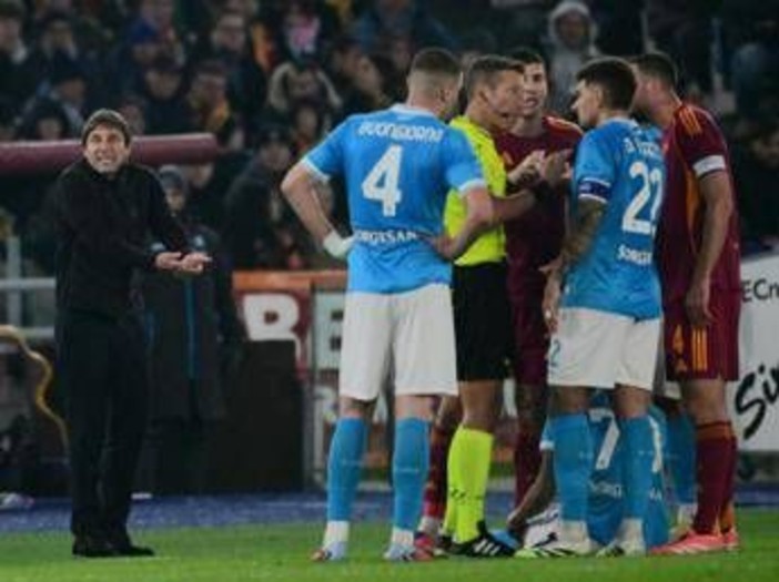Roma-Napoli, contatto Beukema-Koné: era fallo prima del gol di Neres? Roma-Napoli, contatto Beukema-Koné: era fallo prima del gol di Neres?