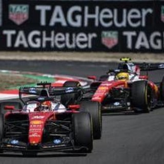 Formula 1, in Cina Russell vince Sprint ma podio è rosso Ferrari: Leclerc secondo, Hamilton terzo