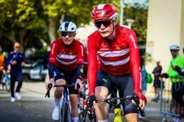 Vingegaard, brutta caduta in allenamento per... staccare un amatore Vingegaard, brutta caduta in allenamento per... staccare un amatore