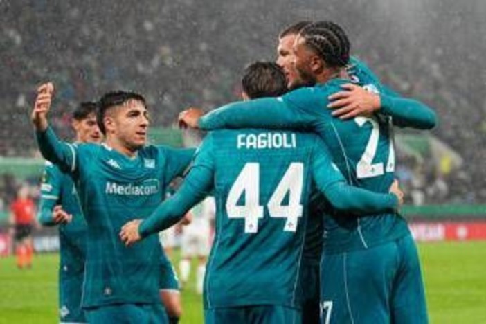 Rapid Vienna-Fiorentina 0-3, Pioli cala il tris con Dzeko e Gudmundsson Rapid Vienna-Fiorentina 0-3, Pioli cala il tris con Dzeko e Gudmundsson