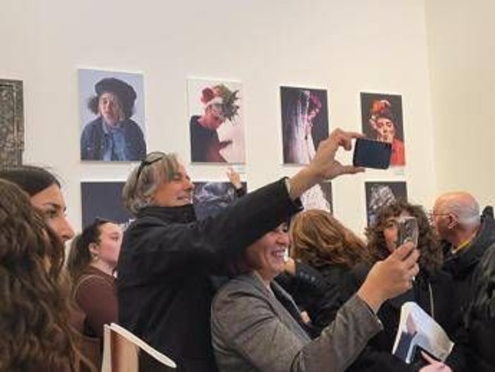 Mostre, 'Turbanti' a Roma un percorso fotografico tra moda e inclusione Mostre, 'Turbanti' a Roma un percorso fotografico tra moda e inclusione