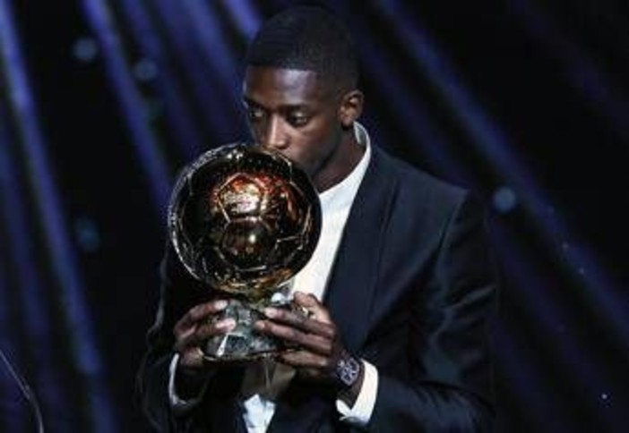 Pallone d'Oro a Dembelé, Messi e Giroud si congratulano. Poi arriva... Sinner