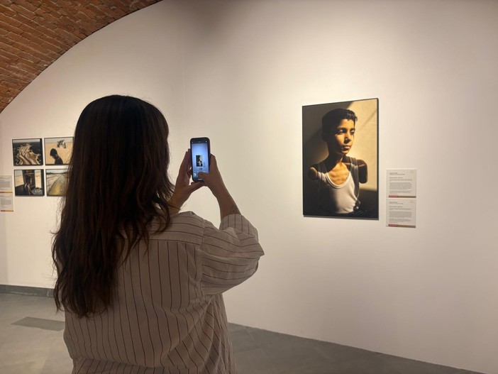 Lo scatto della palestinese Samar Abu Elouf arriva a Torino per World Press Photo