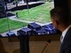 Charlie Kirk, in un nuovo video il sospetto killer in fuga sul tetto di una scuola