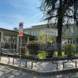 Insegnante accoltellata da studente a Bergamo, migliorano condizioni: uscita da terapia intensiva