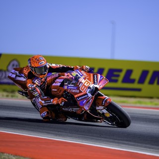 Marc Marquez vince la Sprint di Aragon davanti al fratello Alex, Bezzecchi terzo