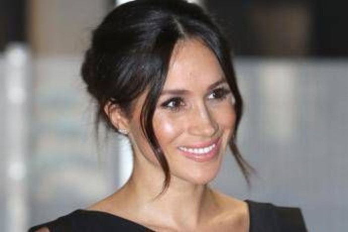 Meghan presenta il suo lussuoso calendario dell'Avvento, 24 cioccolatini a 131 euro Meghan presenta il suo lussuoso calendario dell'Avvento, 24 cioccolatini a 131 euro