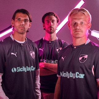 Palermo Calcio, storia e nuova energia nel Neon Kit 26/27