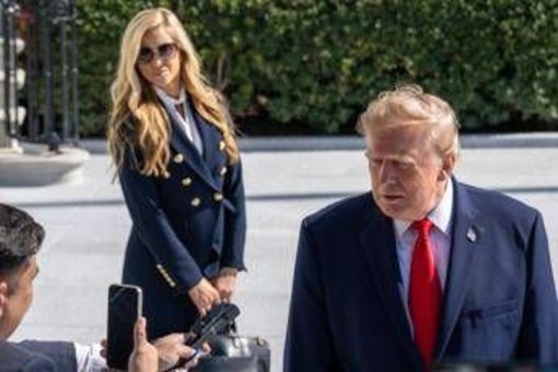 Trump, la nuova portavoce Zacharia lascia subito Trump, la nuova portavoce Zacharia lascia subito