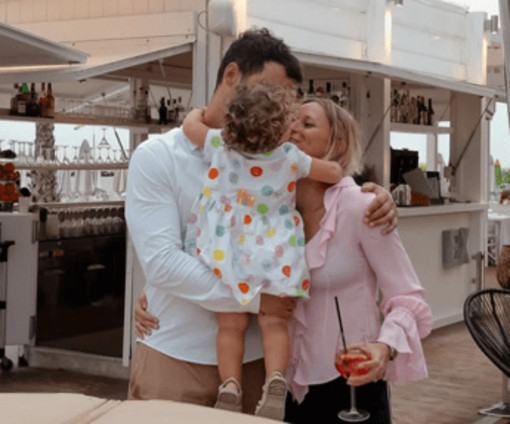 Pellegrini 'festeggia' la fine dell'estate: &quot;E come siamo sopravvissuti ai figli...&quot;